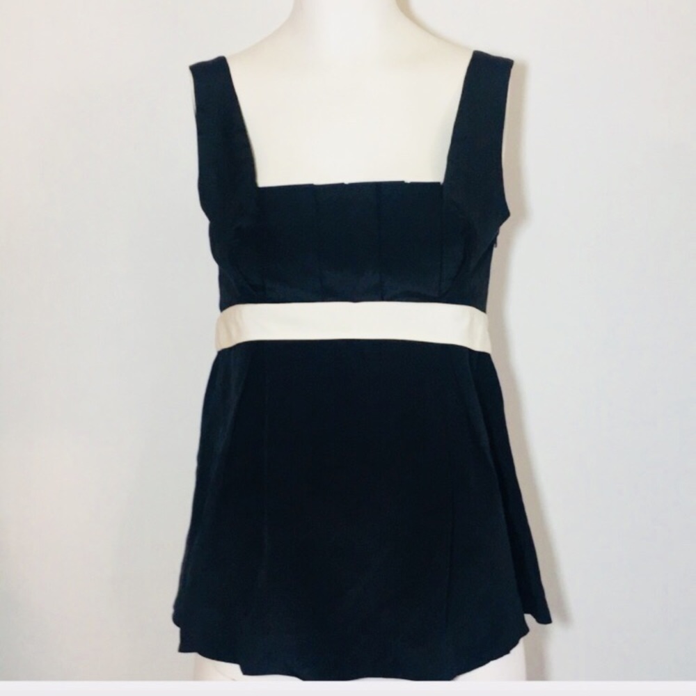 NWT Black Halo Box Pleated Blouse